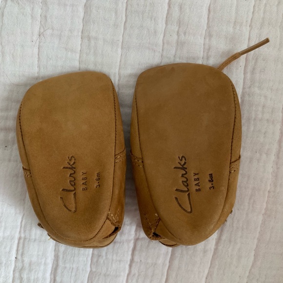 Baby booties crib shoes - Picture 4 of 5